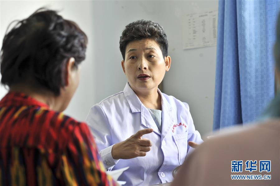 （对口援疆·图文互动）（1）援疆医生马启敏：戈壁里怒放的马兰花