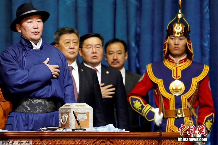 蒙古国新总统巴图勒嘎出席就职典礼