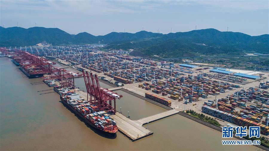 #（经济）（1）宁波舟山港上半年货物和集装箱吞吐量均两位数增长