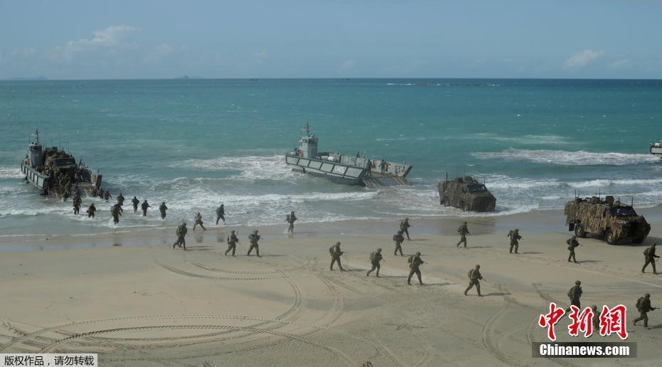 美澳两国举行联合军演 士兵演练抢滩登陆战