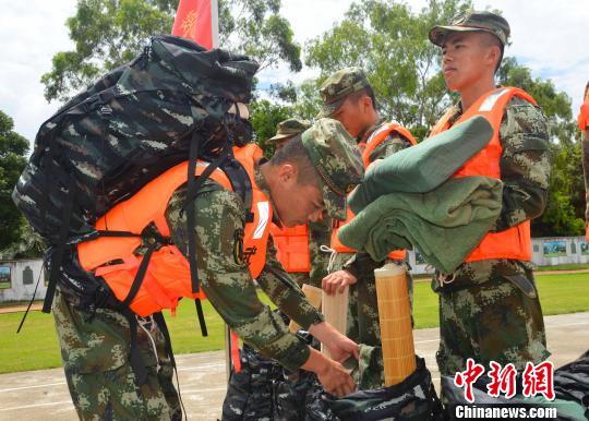 驻闽武警官兵开展抗洪抢险应急救援演练