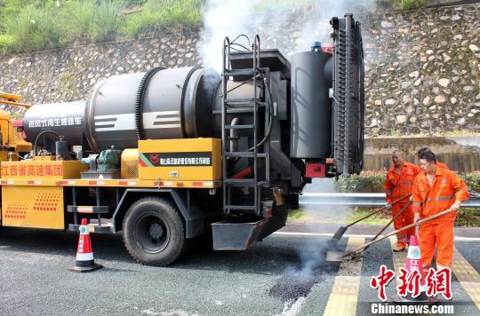 高温下的高速“护路人”