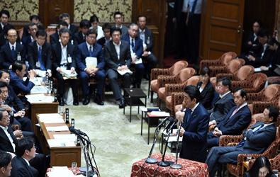 就加计学园丑闻接受国会质询.jpg