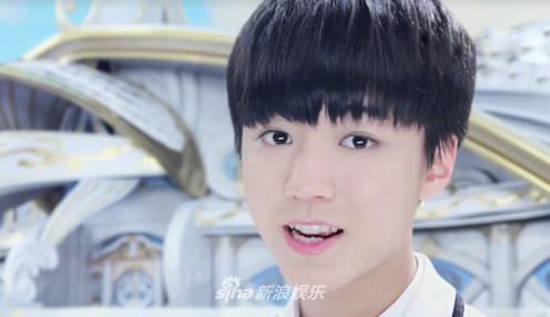 tfboys队长王俊凯,从出道到现在的图放在一起嗨真是没有什么变化