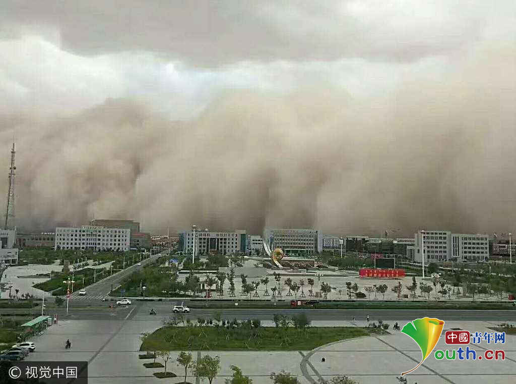 内蒙古阿拉善盟额济纳旗出现强沙尘暴天气