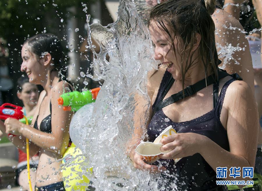 （国际·一周看天下）“打水仗”