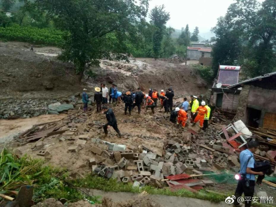 四川凉山州普格县发生泥石流 救援紧张进行