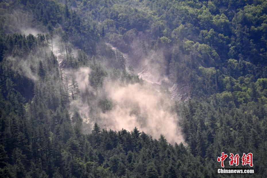 九寨沟余震2318次 山体仍有滑坡现象