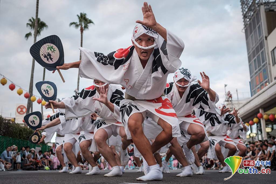 >> 正文 当地时间2017年8月13日,日本德岛,当地举行阿波舞节日庆祝
