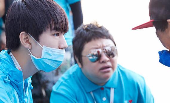 韩红.jpg