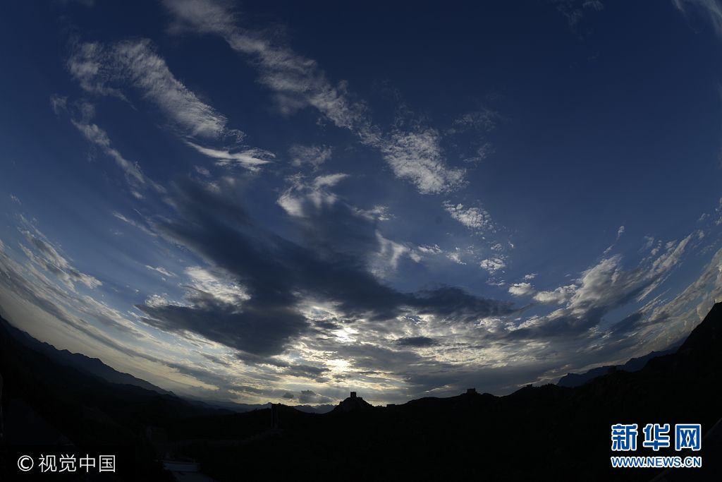 ***_***2017年8月16日，河北承德，傍晚时分，一场雷阵雨过后，滦平县金山岭长城，出现壮观晚霞景象。