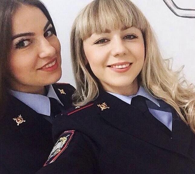 俄罗斯警花网上集体晒美照 颜值身材超一流