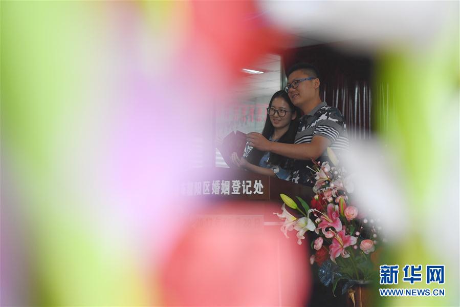 （社会）（1） 七夕节告别单身