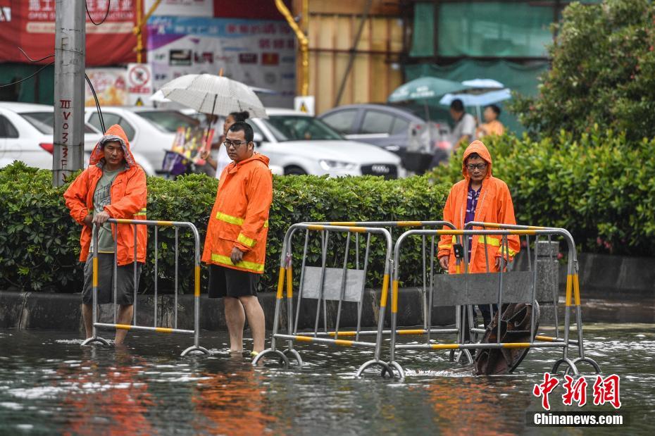 台风 玛娃 携大暴雨来袭 广州多区学生停课