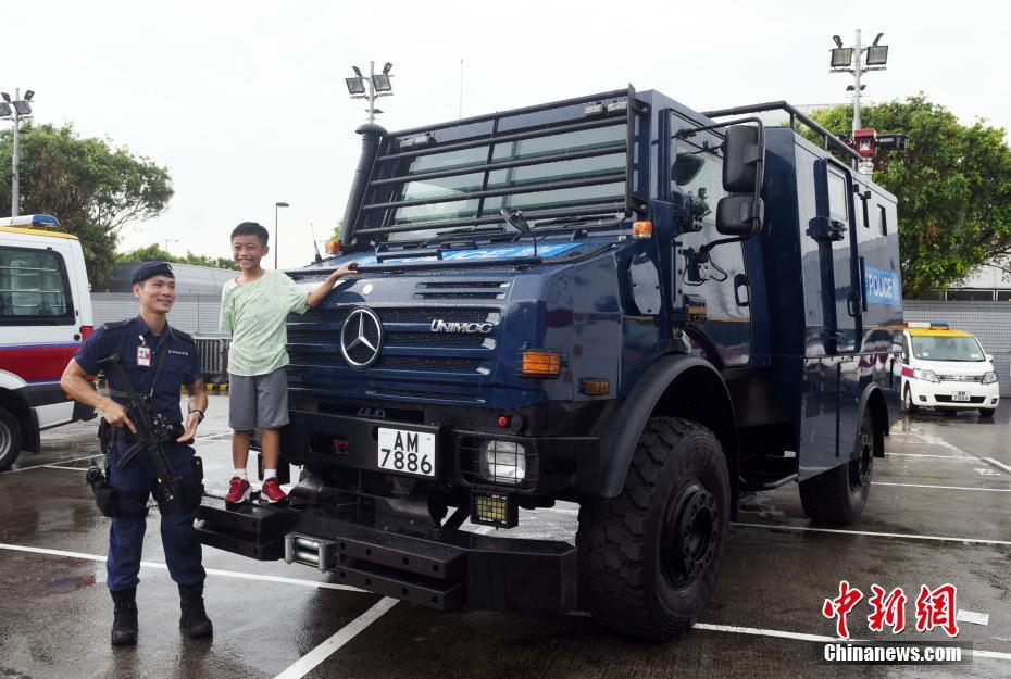 香港机场特警组40周年开放日吸引民众参观