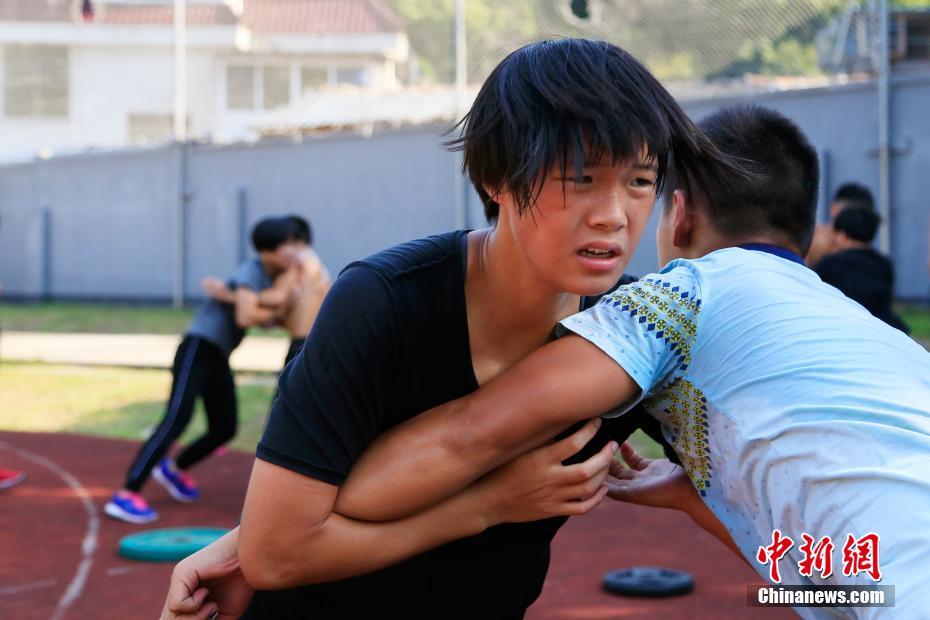 杭州体校摔跤队的训练日