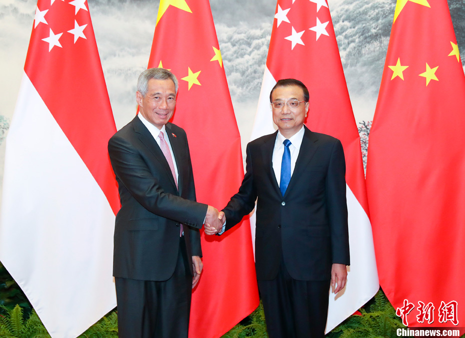李克强举行仪式欢迎新加坡总理李显龙访华-提