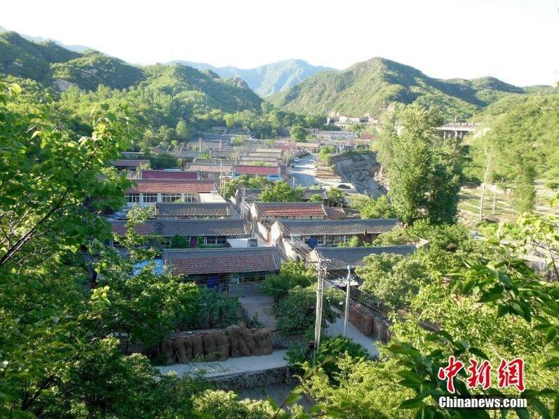 图为铁炉村.