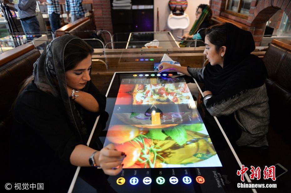 特朗普语出惊人后拒绝解释 白宫:并非戏弄媒体