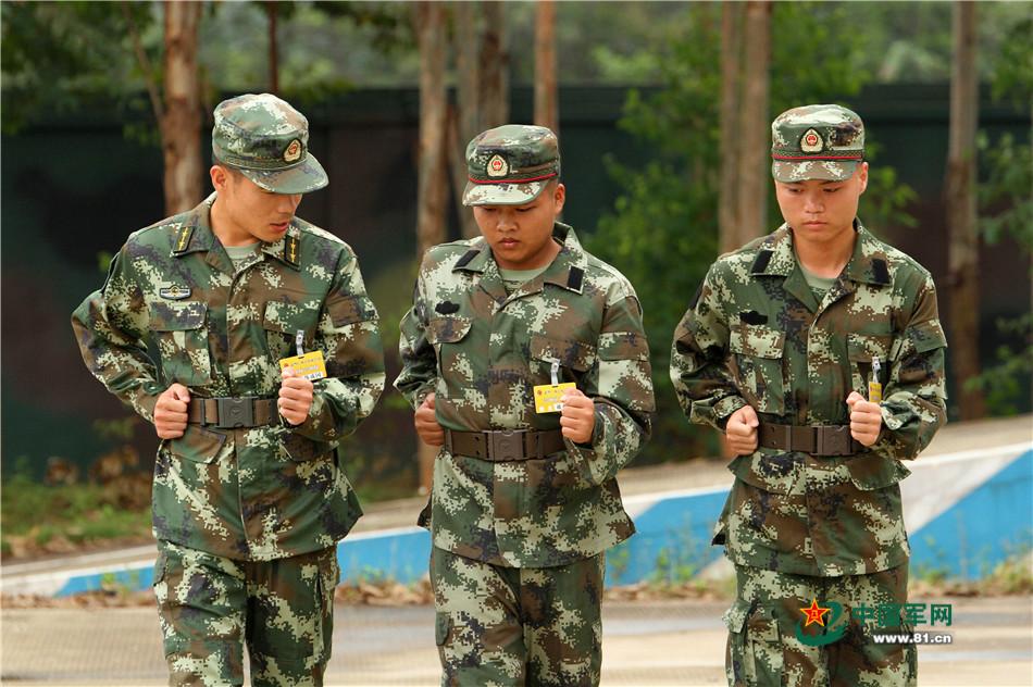 来来,看看这些新兵"满月照"!