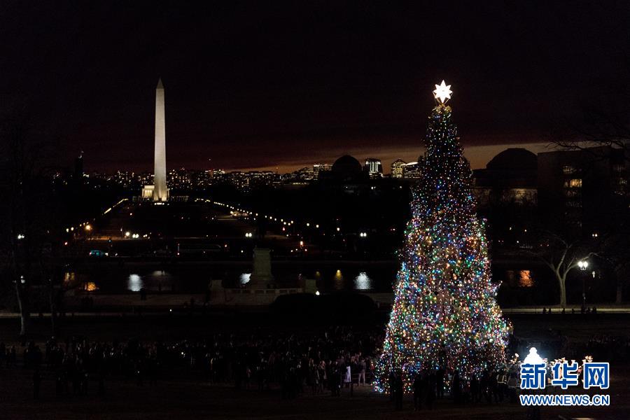（国际）（1）华盛顿点亮国会圣诞树