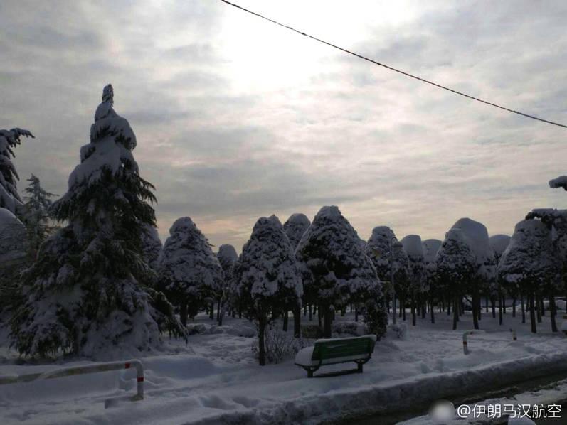 伊朗遭数十年最大降雪 240名中国游客滞留