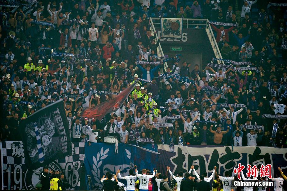 2018中超联赛:天津泰达主场3:2击败天津权健