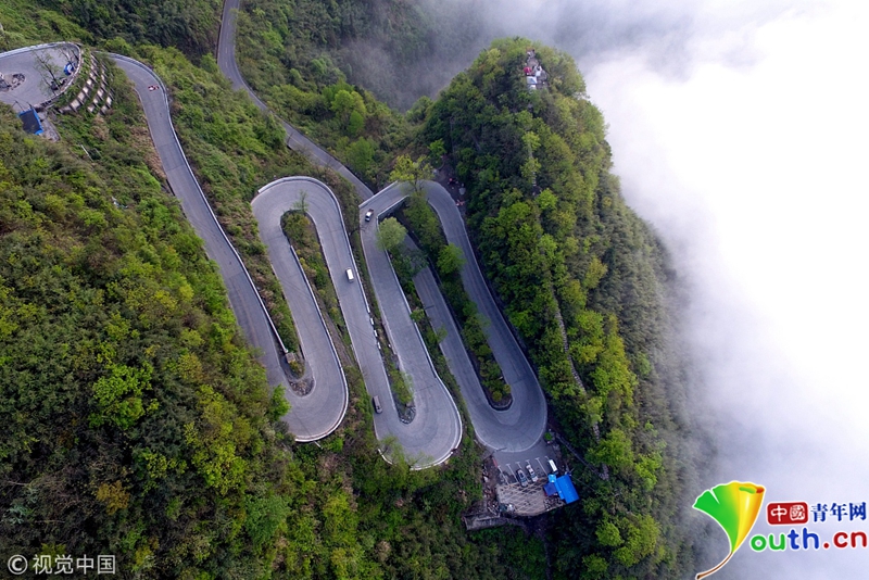 实拍湖南湘西矮寨盘山公路云雾美景入画来36