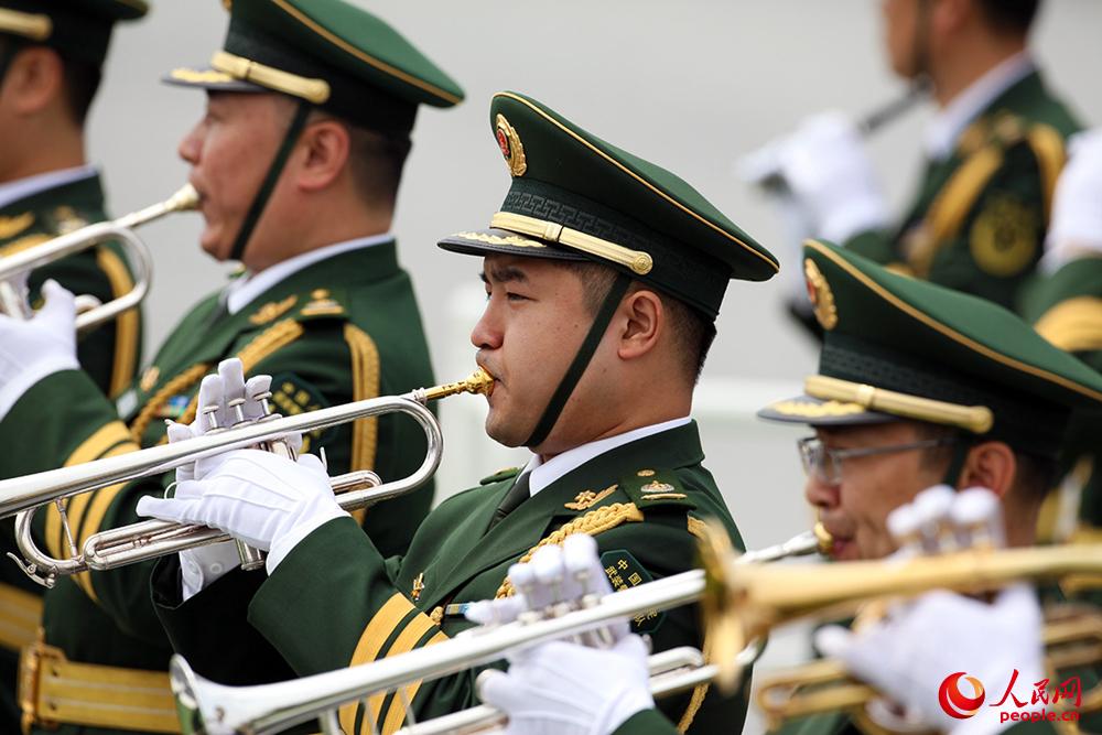 中国武警部队卫士军乐团浦江大巡游 (4/5)