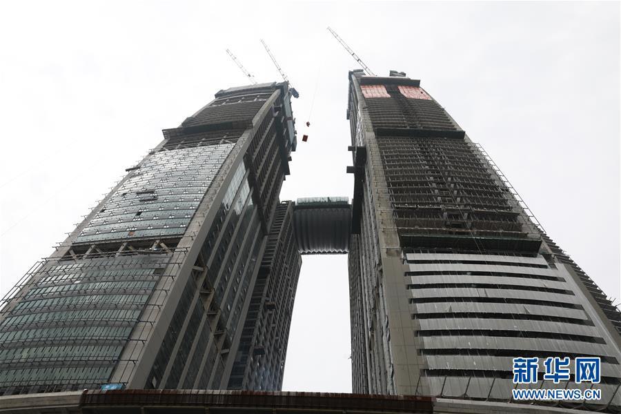 重庆在建第一高楼主体封顶