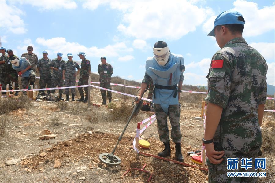中柬赴黎维和部队组织扫雷作业现场研讨33