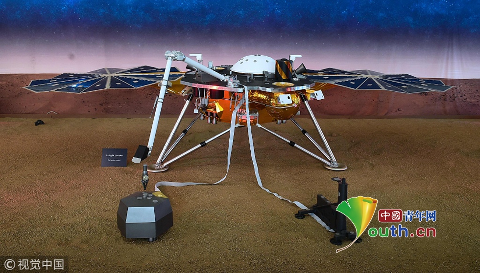 "洞察"号无人探测器成功登陆火星 传回首张照片