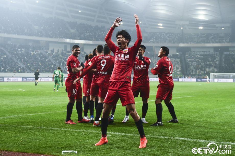 中国足球首位归化球员侯永永上演首秀