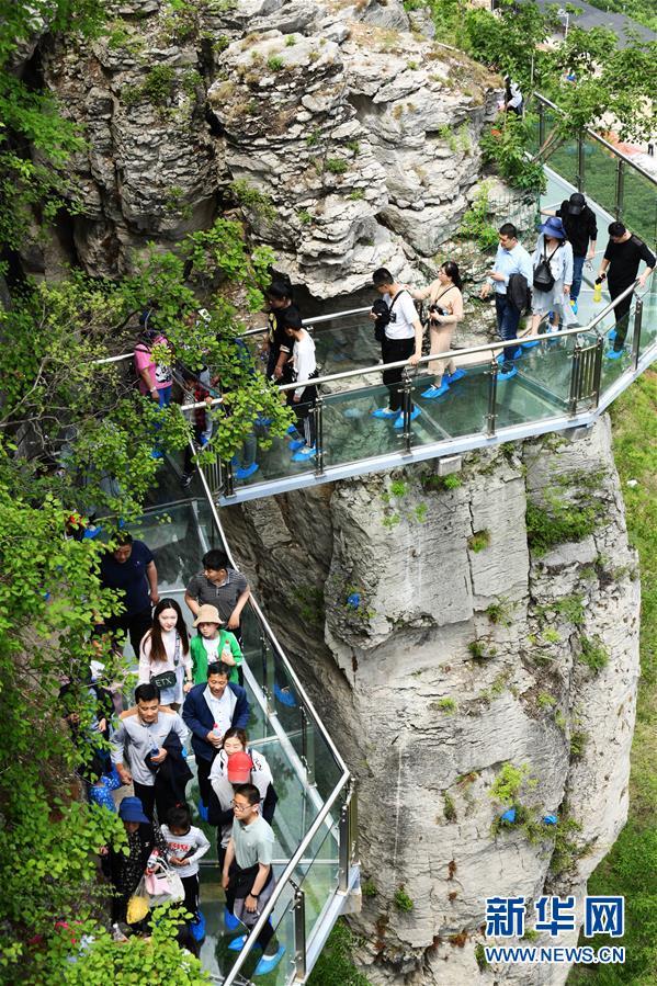 五一假日国内旅游接待总人数195亿人次