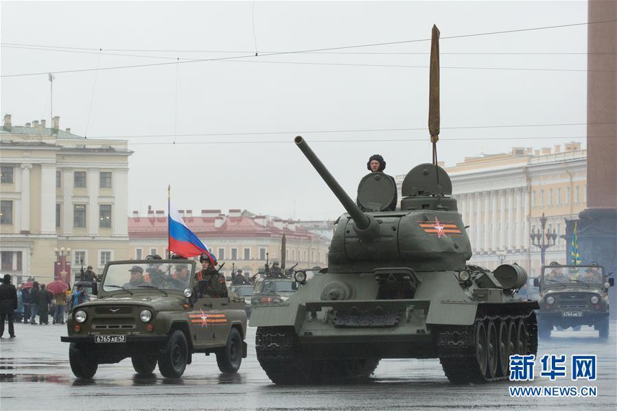 圣彼得堡举行胜利日阅兵彩排