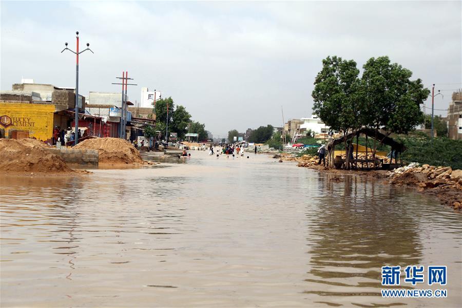 凤凰古城被淹2016_巴基斯坦国土被淹_武汉飞机场被淹了吗