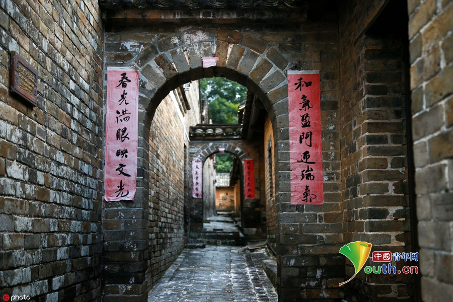 古宅内各类对联随处可见,却绝不重复.图片来源:ic photo