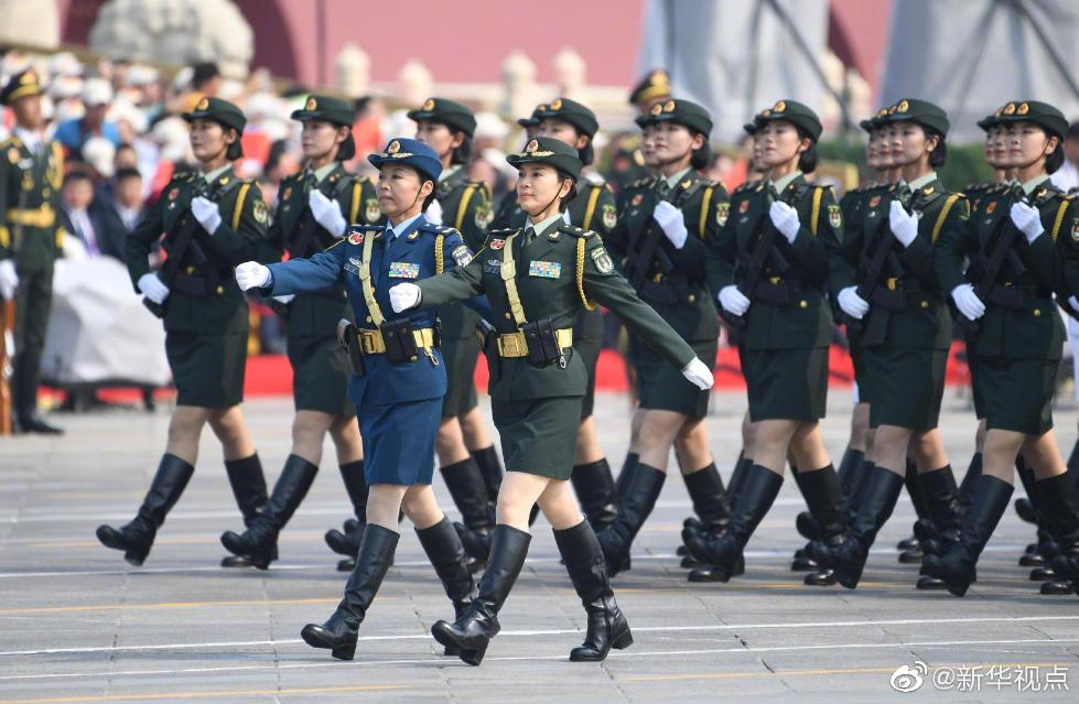 高清组图国庆70周年大会阅兵式上的女兵方队