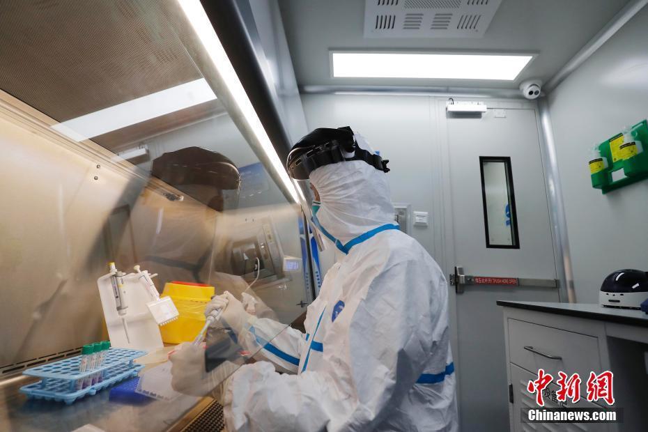 移动式核酸检测实验室在上海浦东机场交付