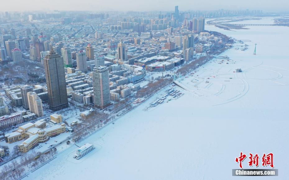 航拍雪后的哈尔滨 城市披上一层银装