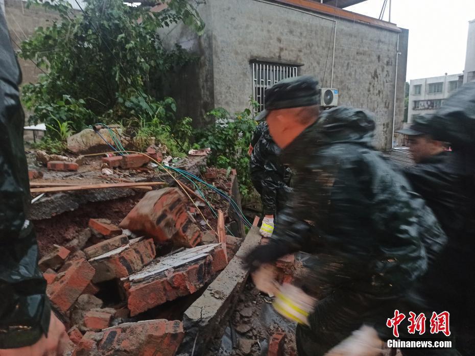 直击四川泸县地震灾区现场部分建筑受损77