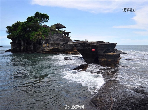 游客悬崖自拍跌落 研究:自拍死成新死法