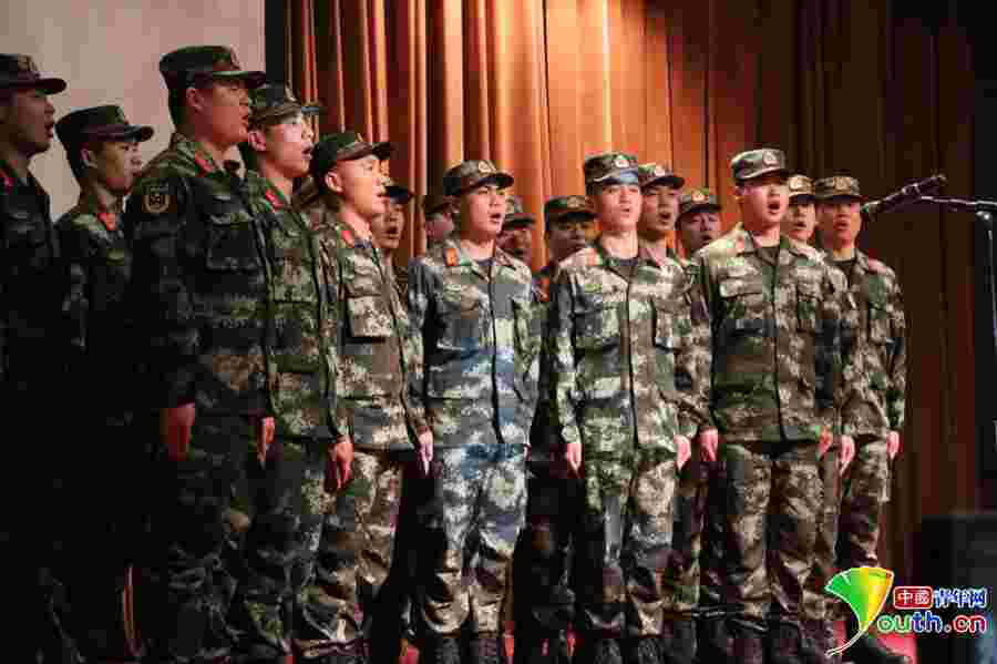 点亮青春梦想,争做强军先锋--武警北京总队执勤第十三支队举办歌咏
