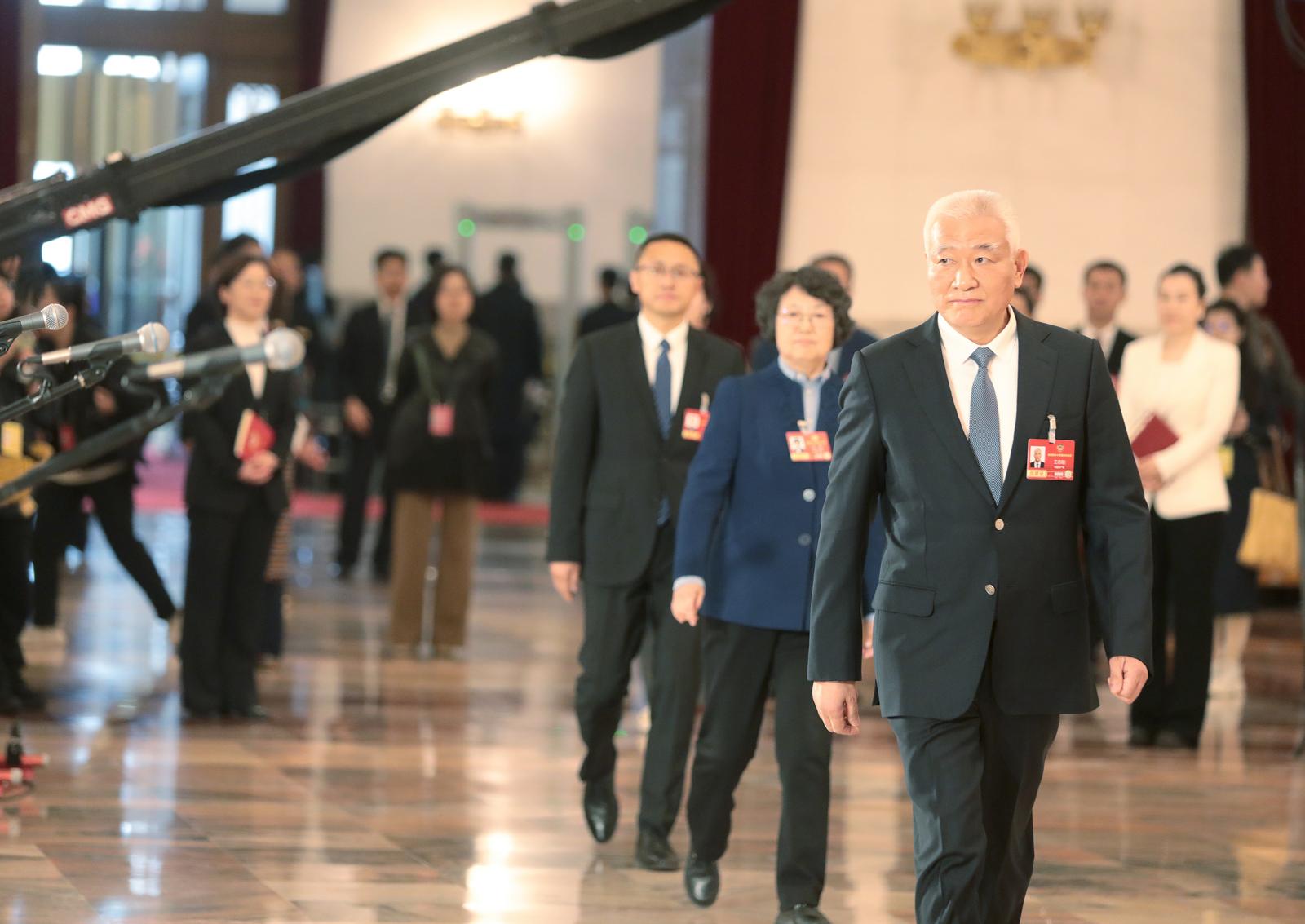 全国政协十四届四次会议第二场“委员通道”举行.jpg