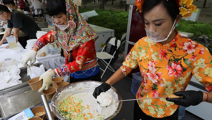 美食市集里的非遗味道.jpg
