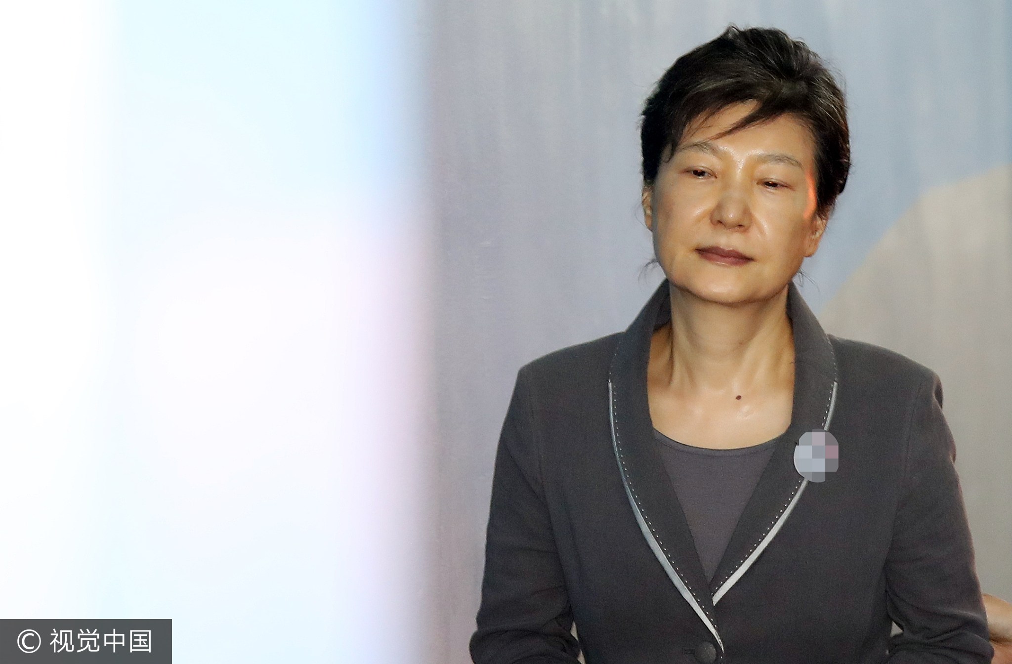 朴槿惠出庭面无表情 崔顺实李在镕同日受审