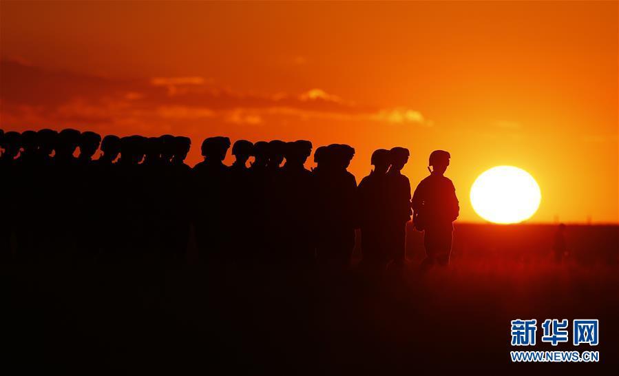 建军90周年阅兵:受阅部队在晨光中集结_图片频道__中国青年网