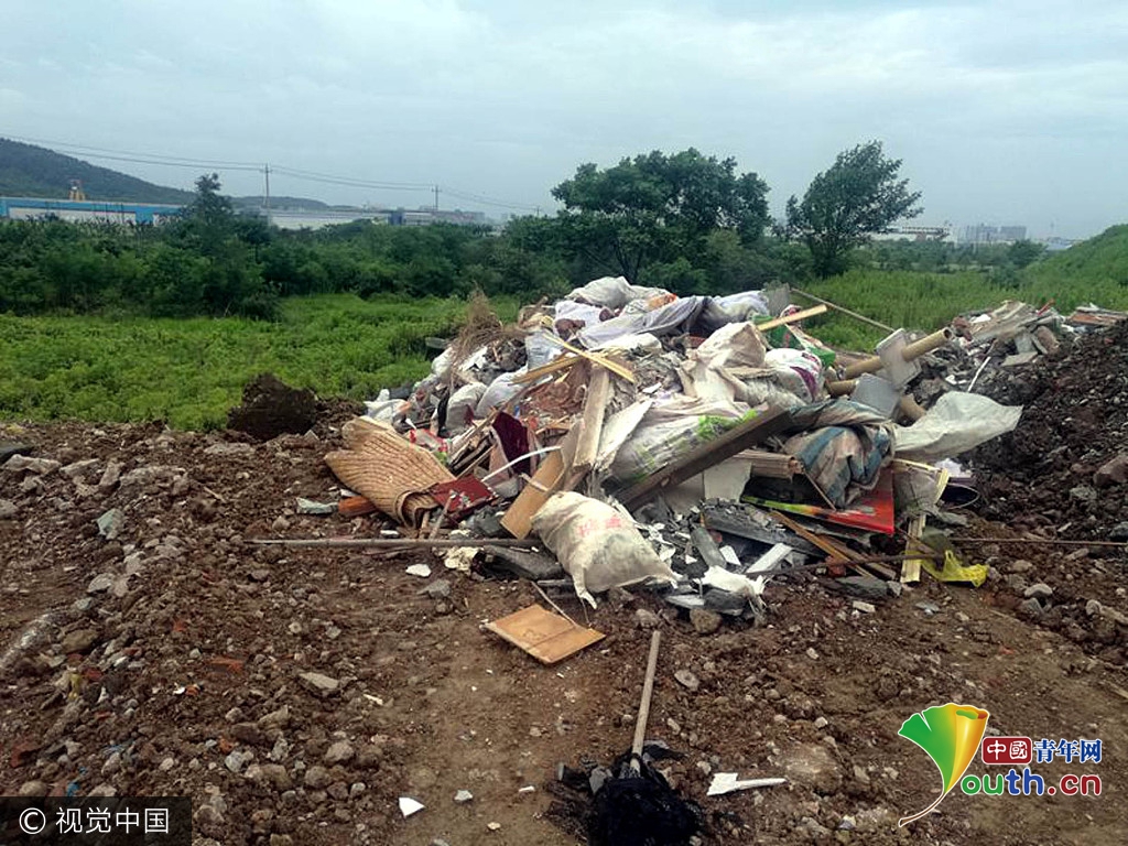 要金山还是要青山 南京惊现上千平米垃圾场