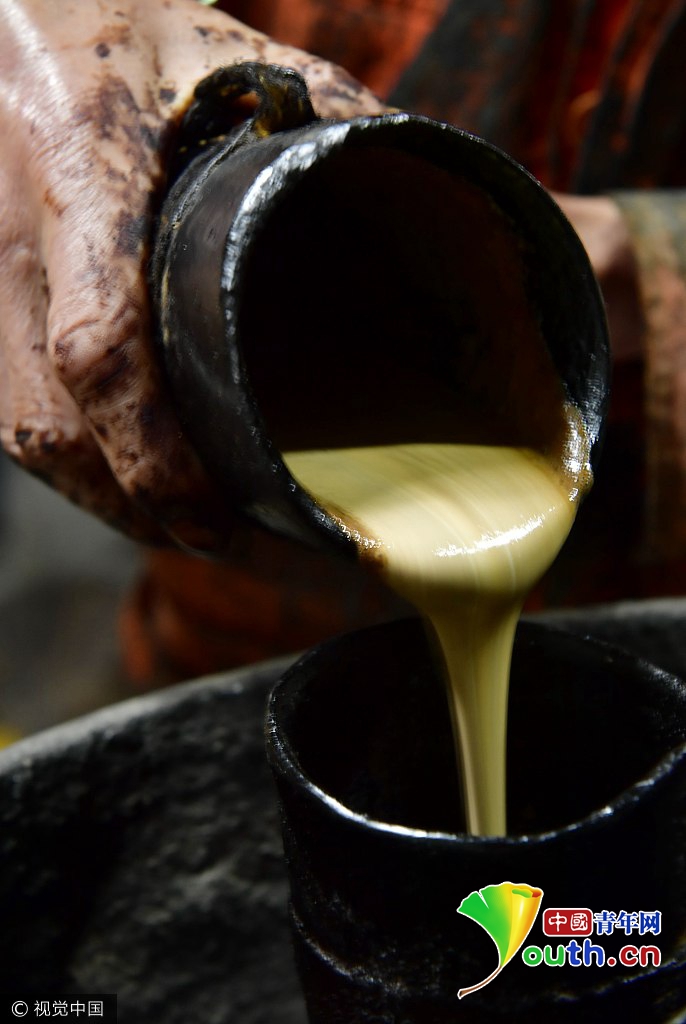 土家割漆匠的"漆"彩人生 每天能采到1.5公斤生漆