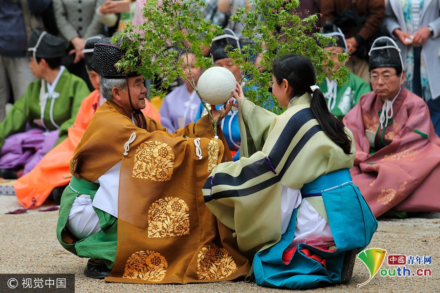 奶奶庙车神图片